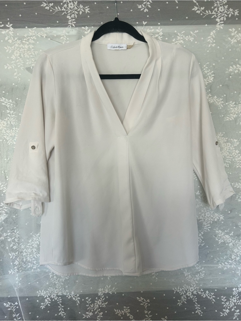 Calvin Klein Women’s White V-Neck Blouse 3/4 Sleeve - Picture 2 of 4